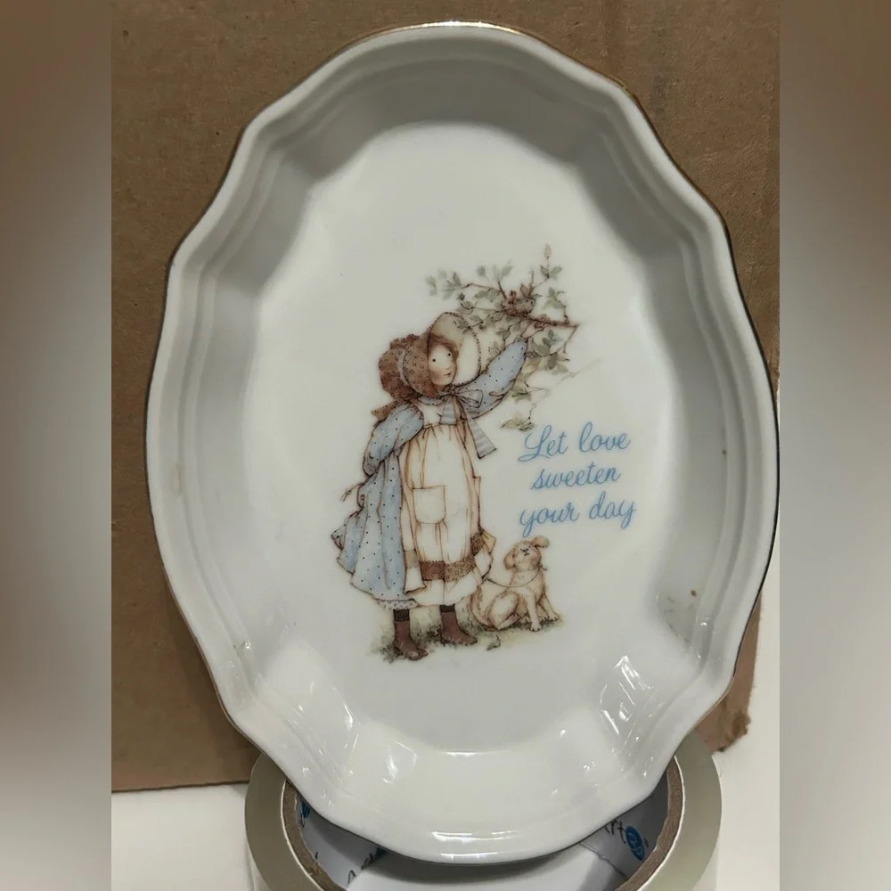 Holly Hobbie Genuine Porcelain Designer Collection Jewelry Box And Trinket Dish